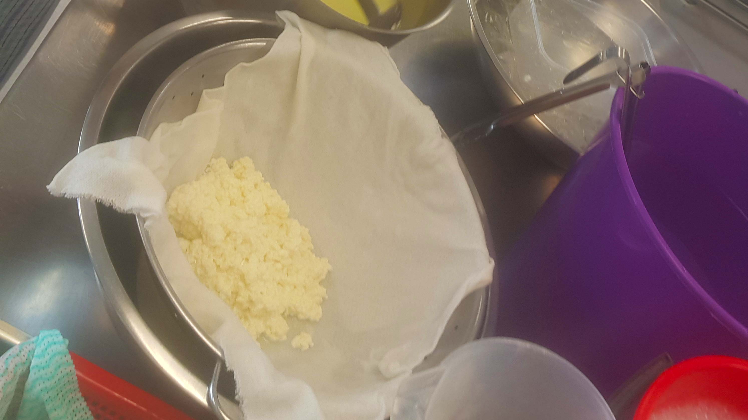 ricotta in cheese cloth